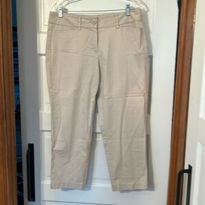 LOFT original crop beige size 6